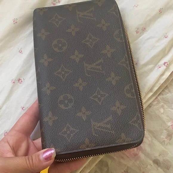 Louis Vuitton wallet - Picture 2 of 10